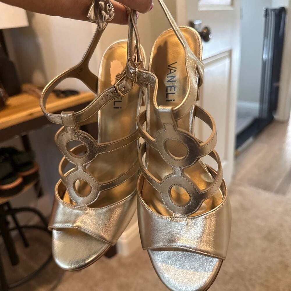 Vaneli Warm Gold Metallic Leather Strappy Cage Heels Slingback Sandals Size 7.5